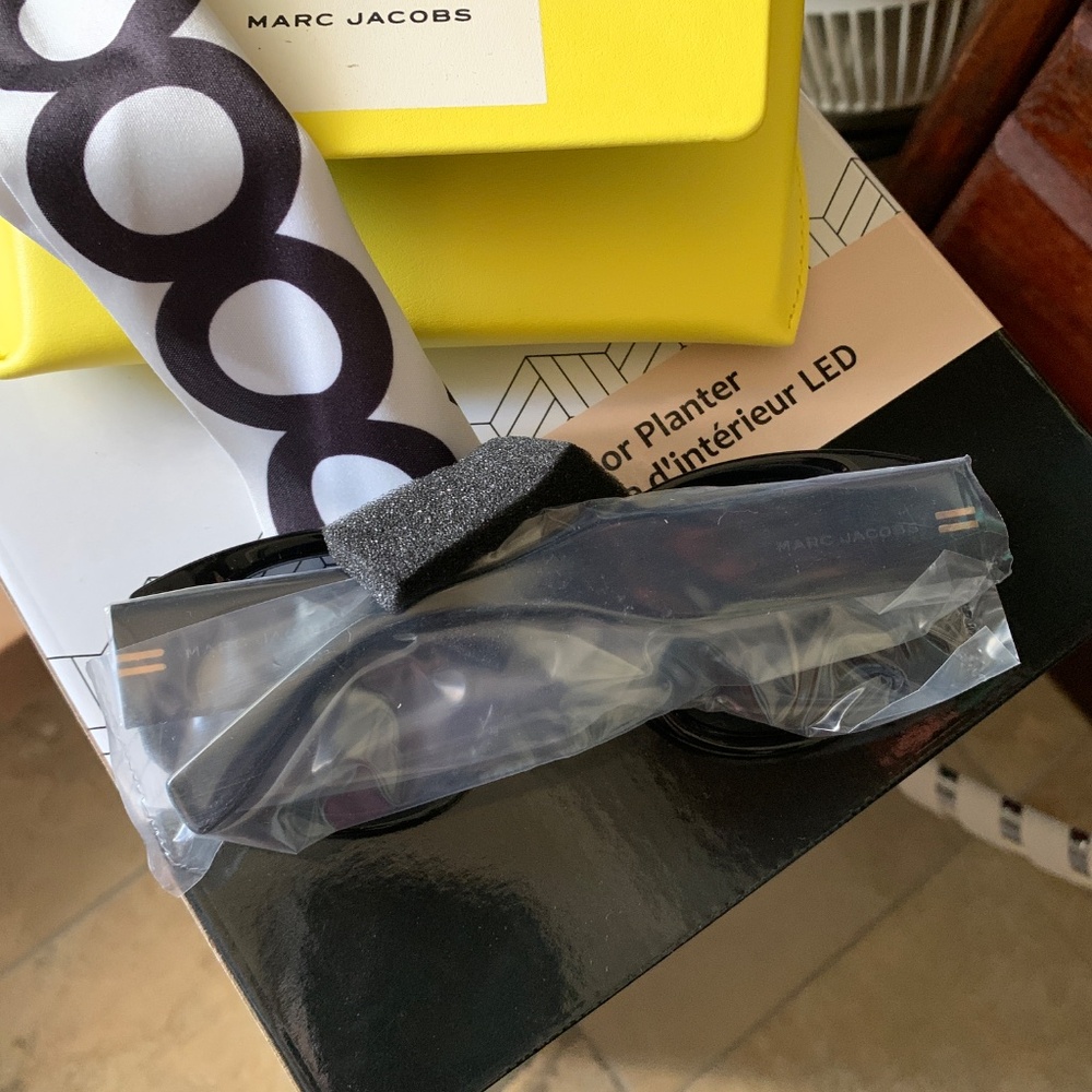 New Marc Jacobs MJ 1052/S Black Womens 51-21-140 Sunglasses With Case Authentic - Picture 6 of 8